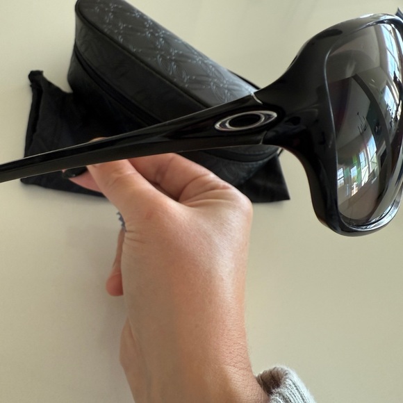 Oakley Glossy Black Sunglasses with Case - Picture 3 of 4